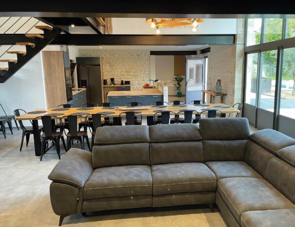 epidort-gite-salon-canape-table