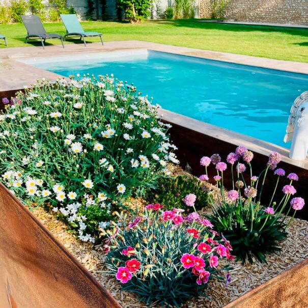 epidort-image-exterieur-fleurs-piscine